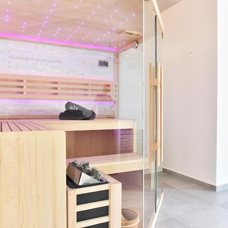Villa Lux Nina With Six Bedrooms, Private Pool, Sauna Zadar Exteriör bild