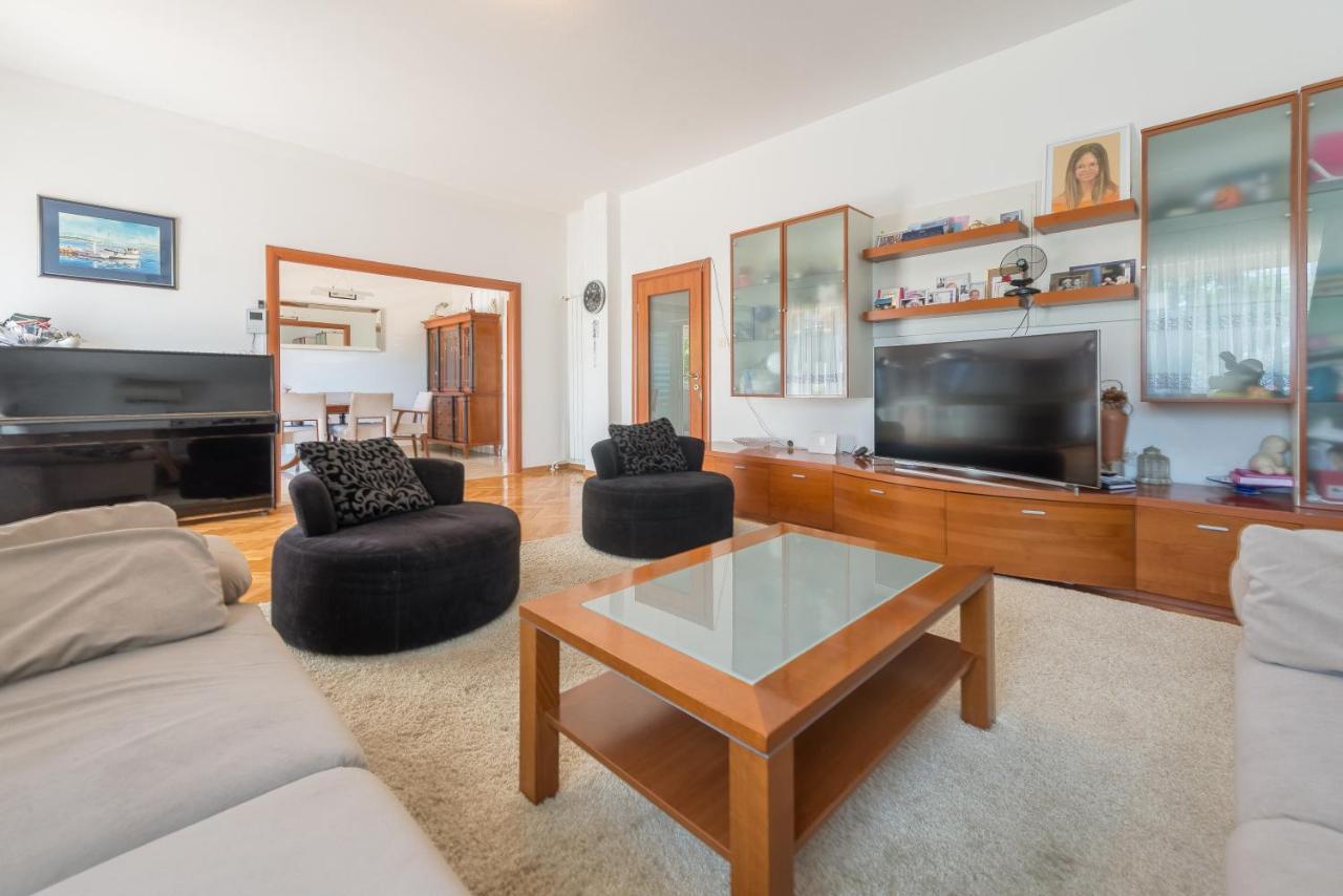 Villa Lux Nina With Six Bedrooms, Private Pool, Sauna Zadar Exteriör bild