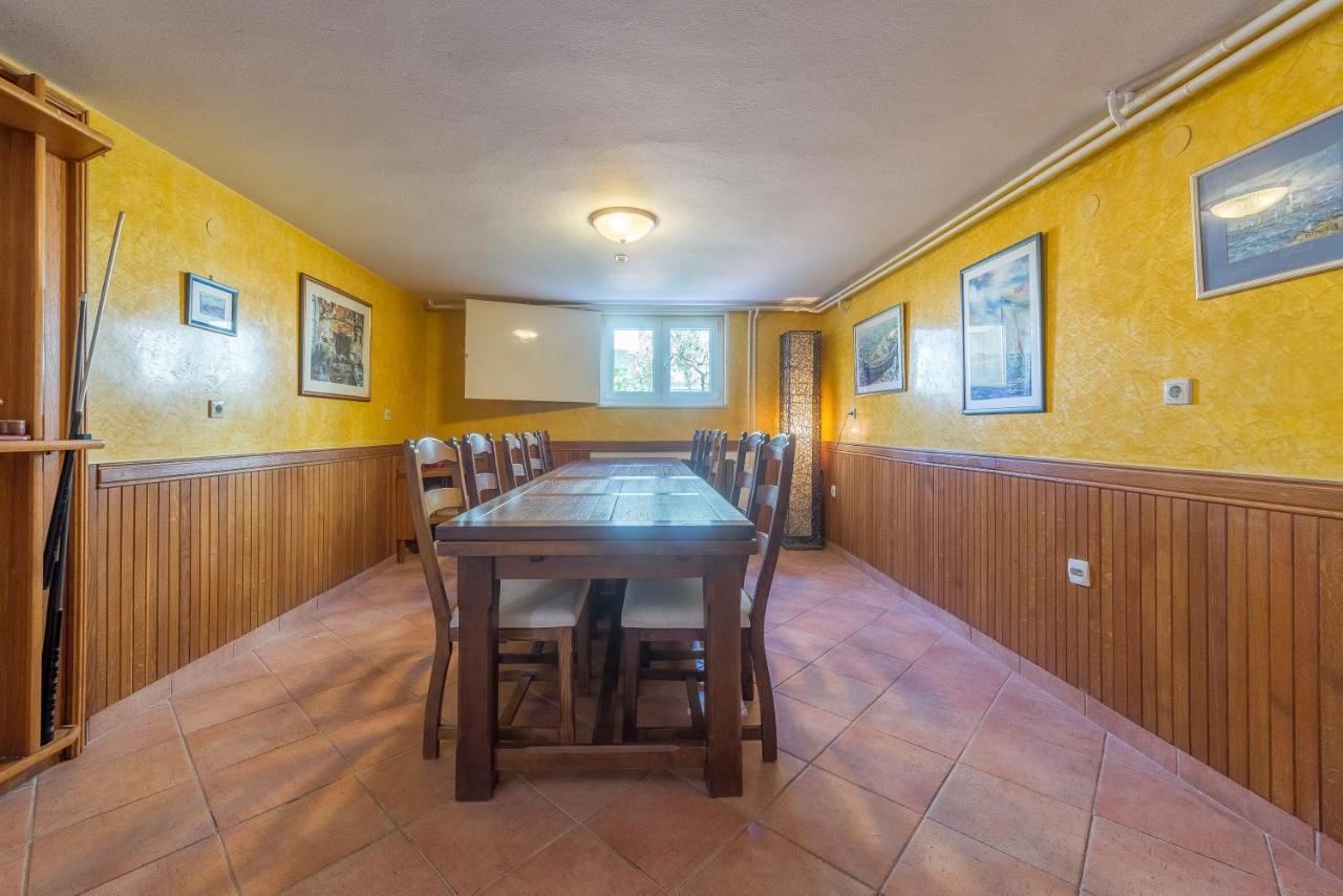 Villa Lux Nina With Six Bedrooms, Private Pool, Sauna Zadar Exteriör bild