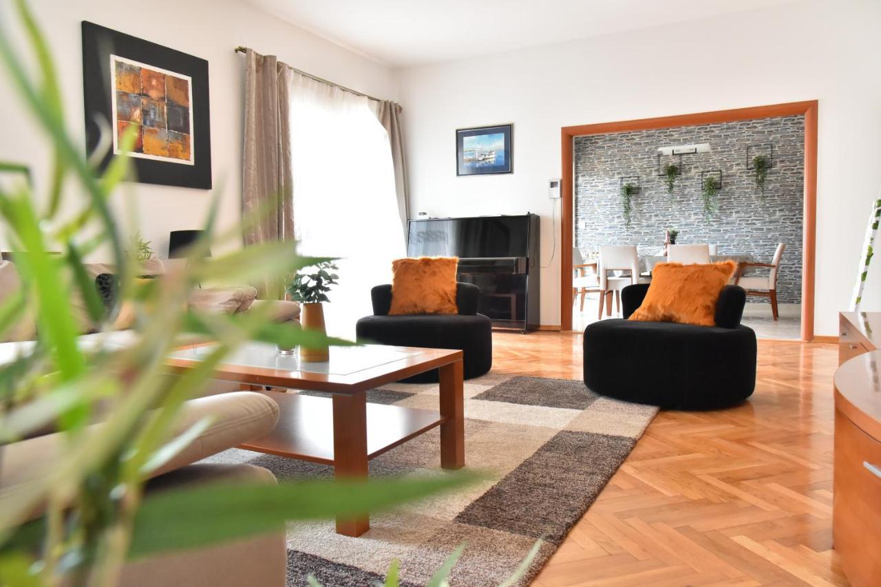 Villa Lux Nina With Six Bedrooms, Private Pool, Sauna Zadar Exteriör bild