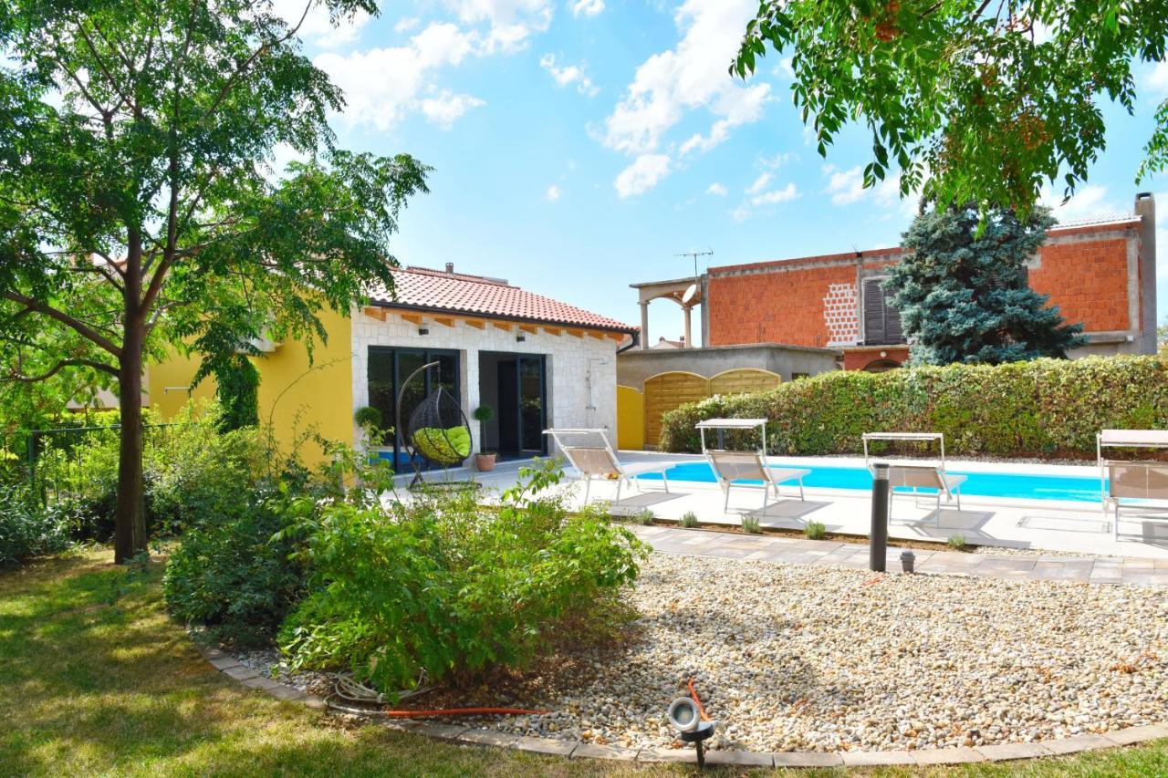 Villa Lux Nina With Six Bedrooms, Private Pool, Sauna Zadar Exteriör bild